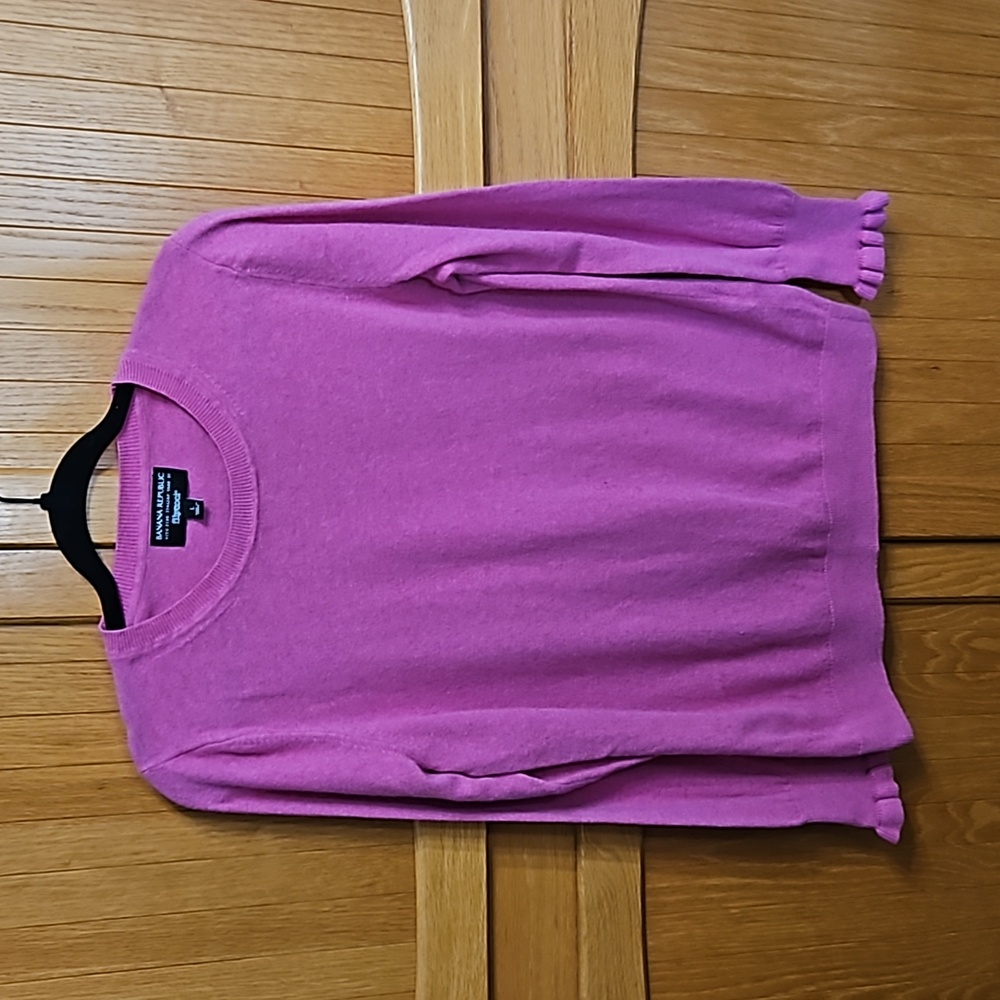 BANANA REPUBLIC SWEATERMERINO WOOL CASHMEREBLEND PINK RUFFLE CUFFFILPUCCI